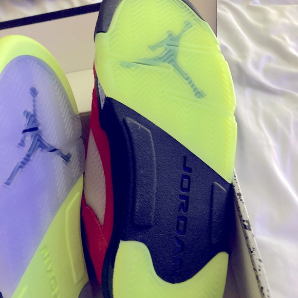 Jordan 5 Retro What The ? 🔥🔥🔥 - Picture 4 of 8